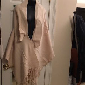 Women’s Travel Wrap/Poncho